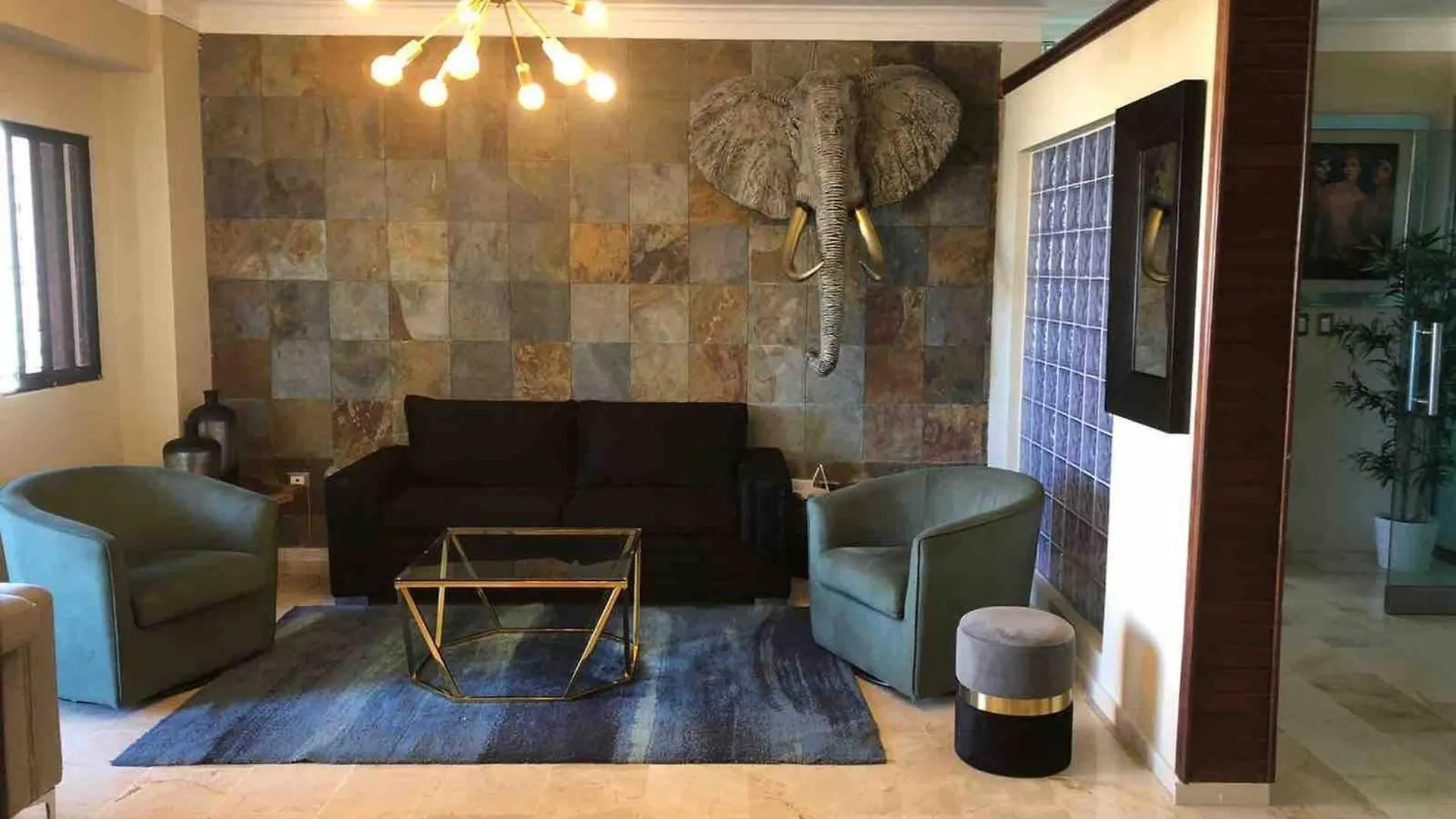 Modern Centrical Evaristo Apartment With Tub Los Prados