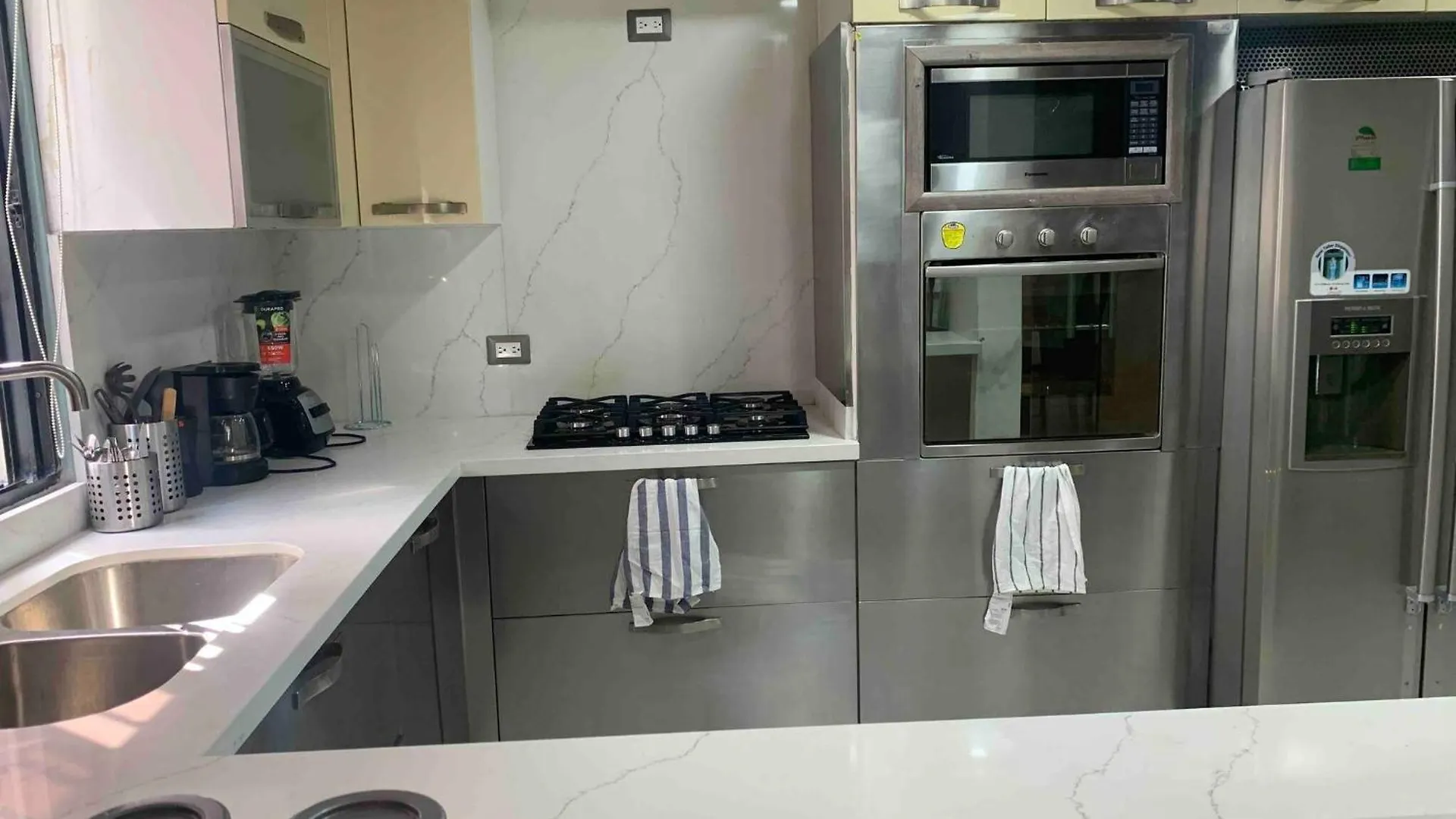 Modern Centrical Evaristo Apartment With Tub Los Prados